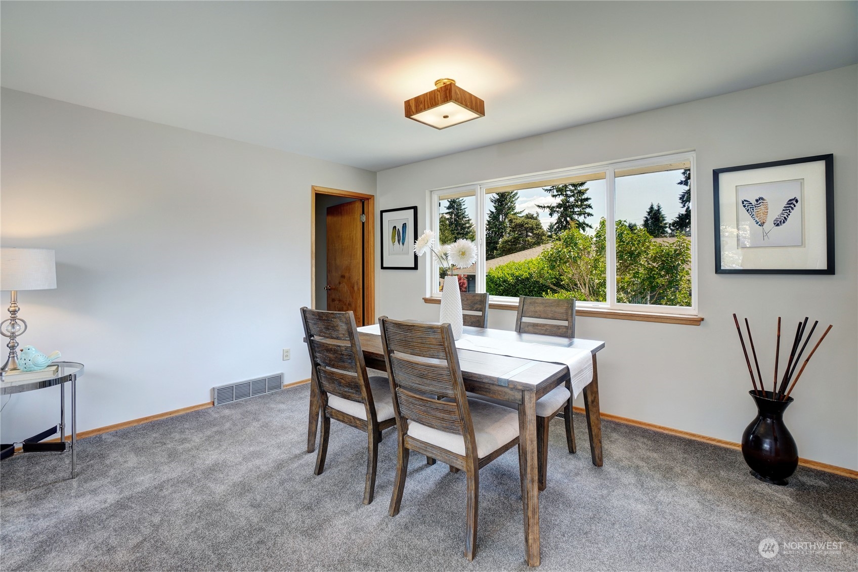 10617 Northeast 195th Street Bothell, WA 98011 - Photo 5 of 38 Gallery Image 5