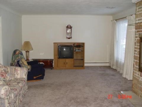 1765 Oakwood Road Adrian, MI 49221 - Photo 3 of 11 922117-2.JPG