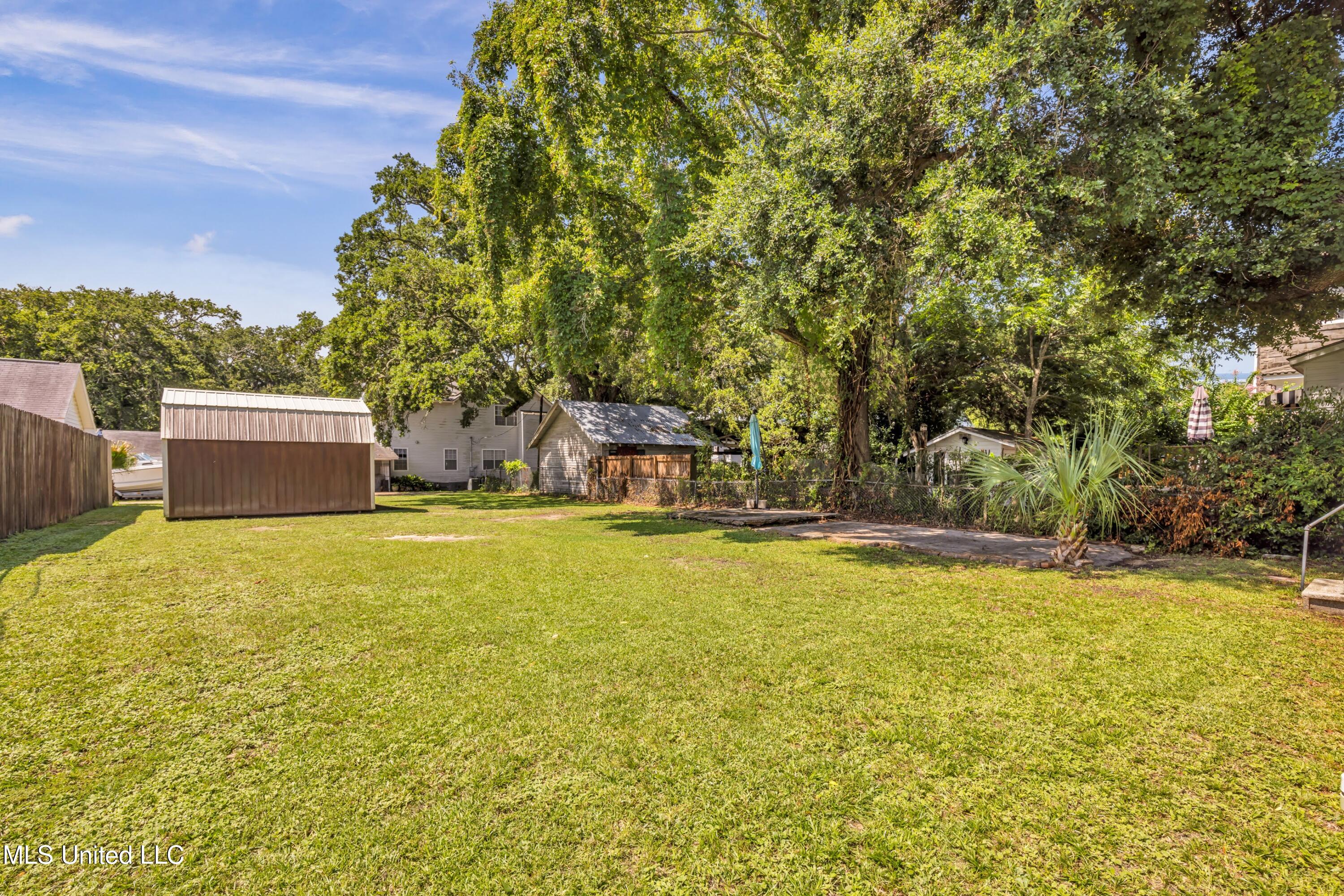 547 Howard Avenue Biloxi, MS 39530 - Photo 11 of 33 547HowardAve-25