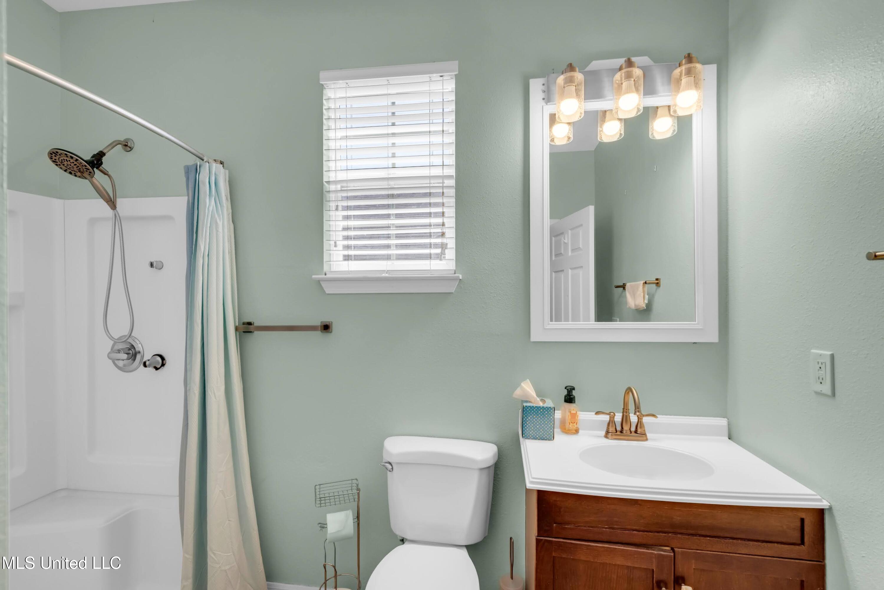 547 Howard Avenue Biloxi, MS 39530 - Photo 15 of 33 547HowardAve-21