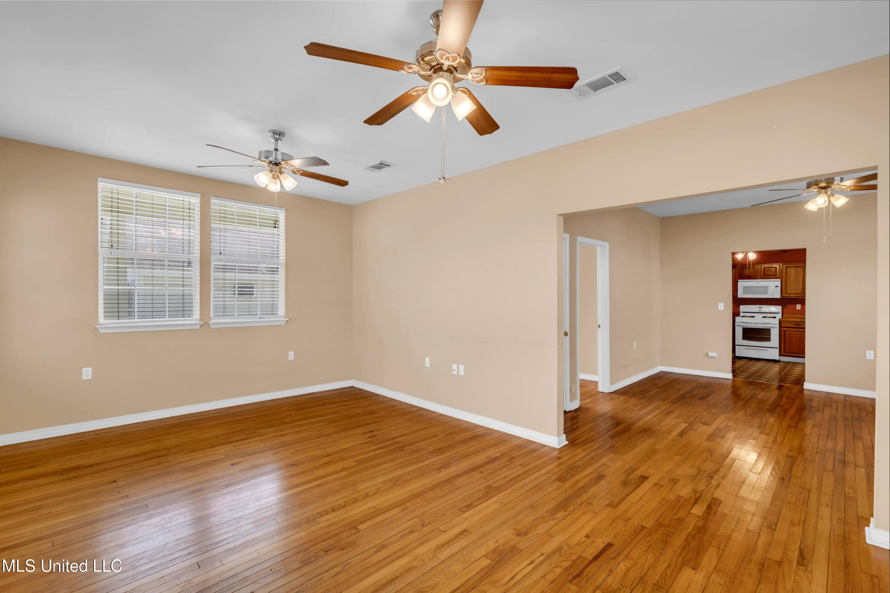 547 Howard Avenue Biloxi, MS 39530 - Photo 27 of 33 547HowardAve-9