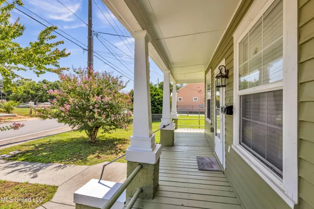 $250,000 | 547 Howard Avenue, Biloxi, MS 39530