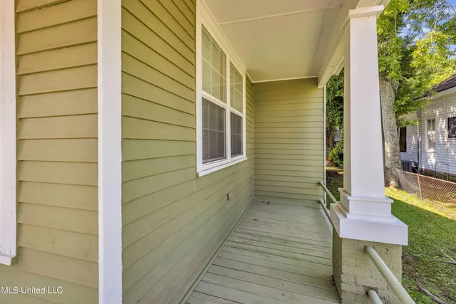 $250,000 | 547 Howard Avenue, Biloxi, MS 39530