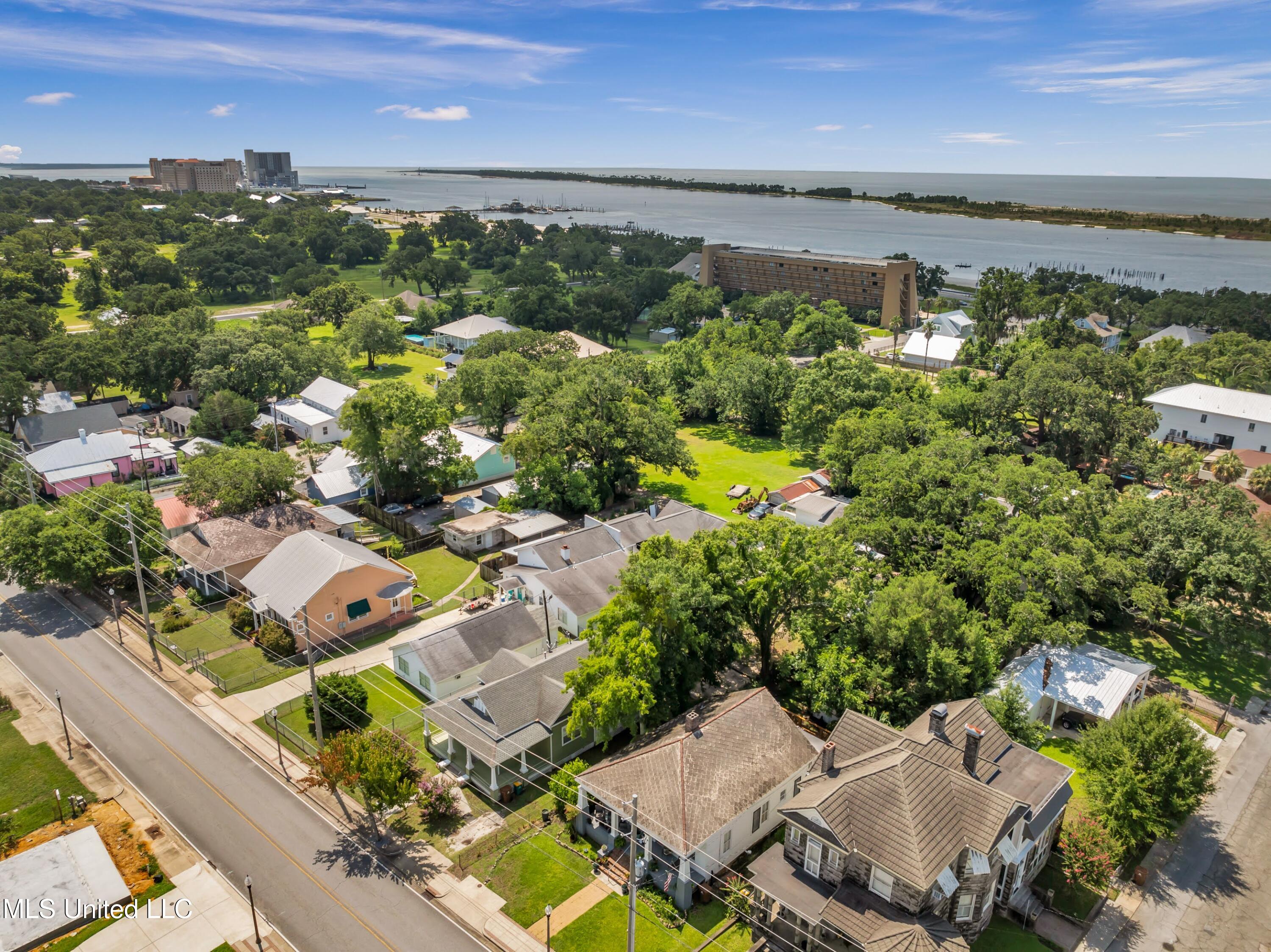 547 Howard Avenue Biloxi, MS 39530 - Photo 10 of 33 547HowardAve-30