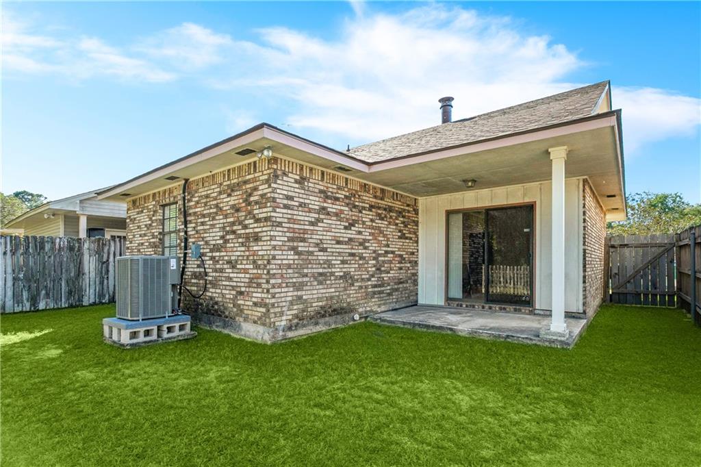 1117 Rose Meadow Loop Slidell, LA 70460 - Photo 15 of 19