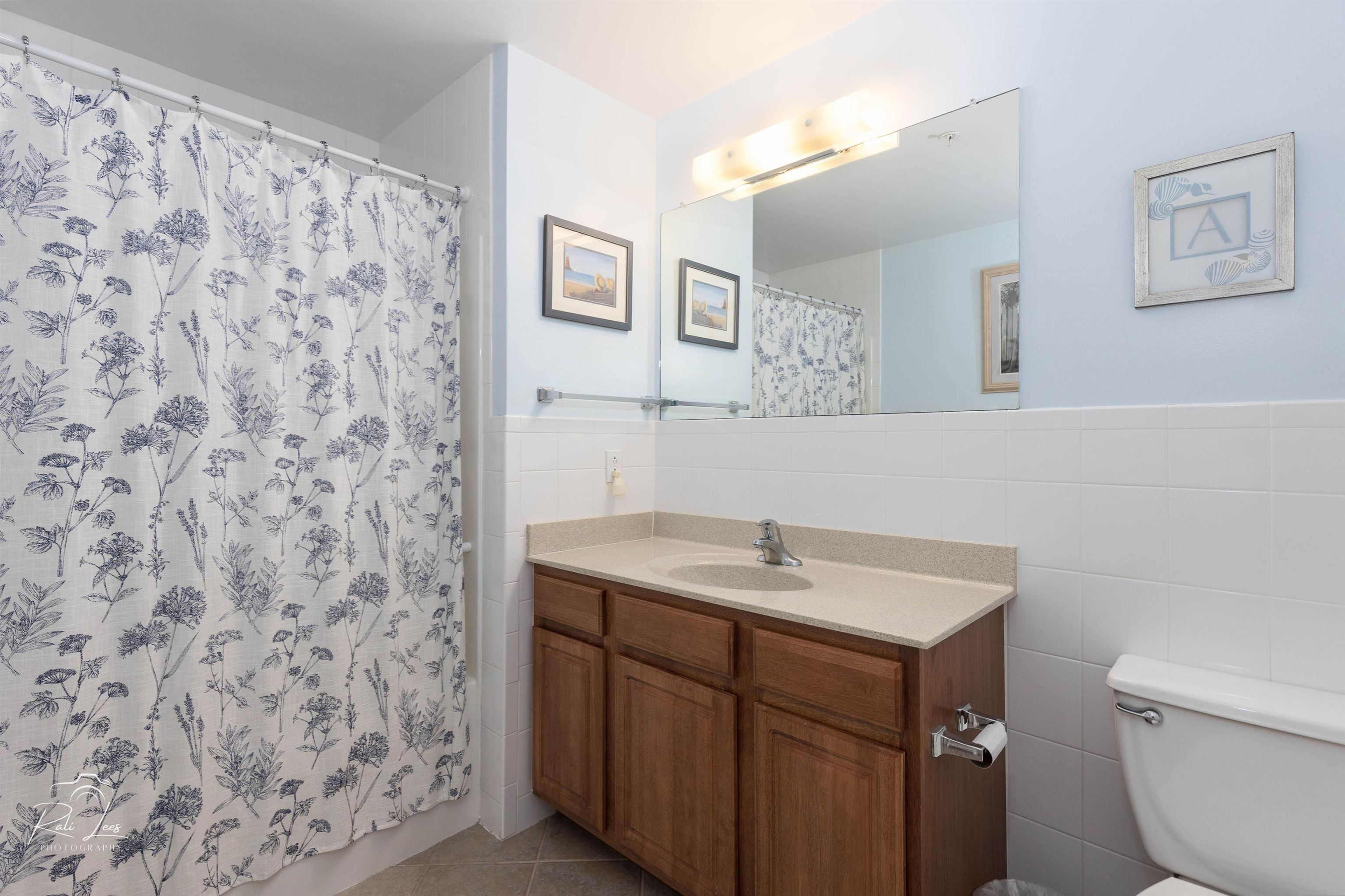 503 East Stanton Road, Unit 403 Wildwood Crest, NJ 08260 - Photo 27 of 42 a bathroom with a sink and a toilet