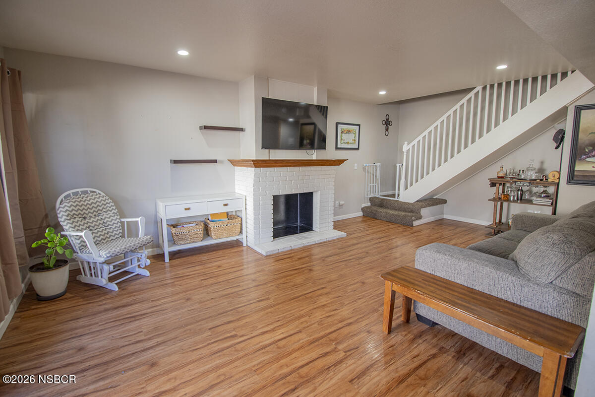 1172 Hilltop Road, Unit C Santa Maria, CA 93455 - Photo 4 of 16 1172_Hilltop_C_016