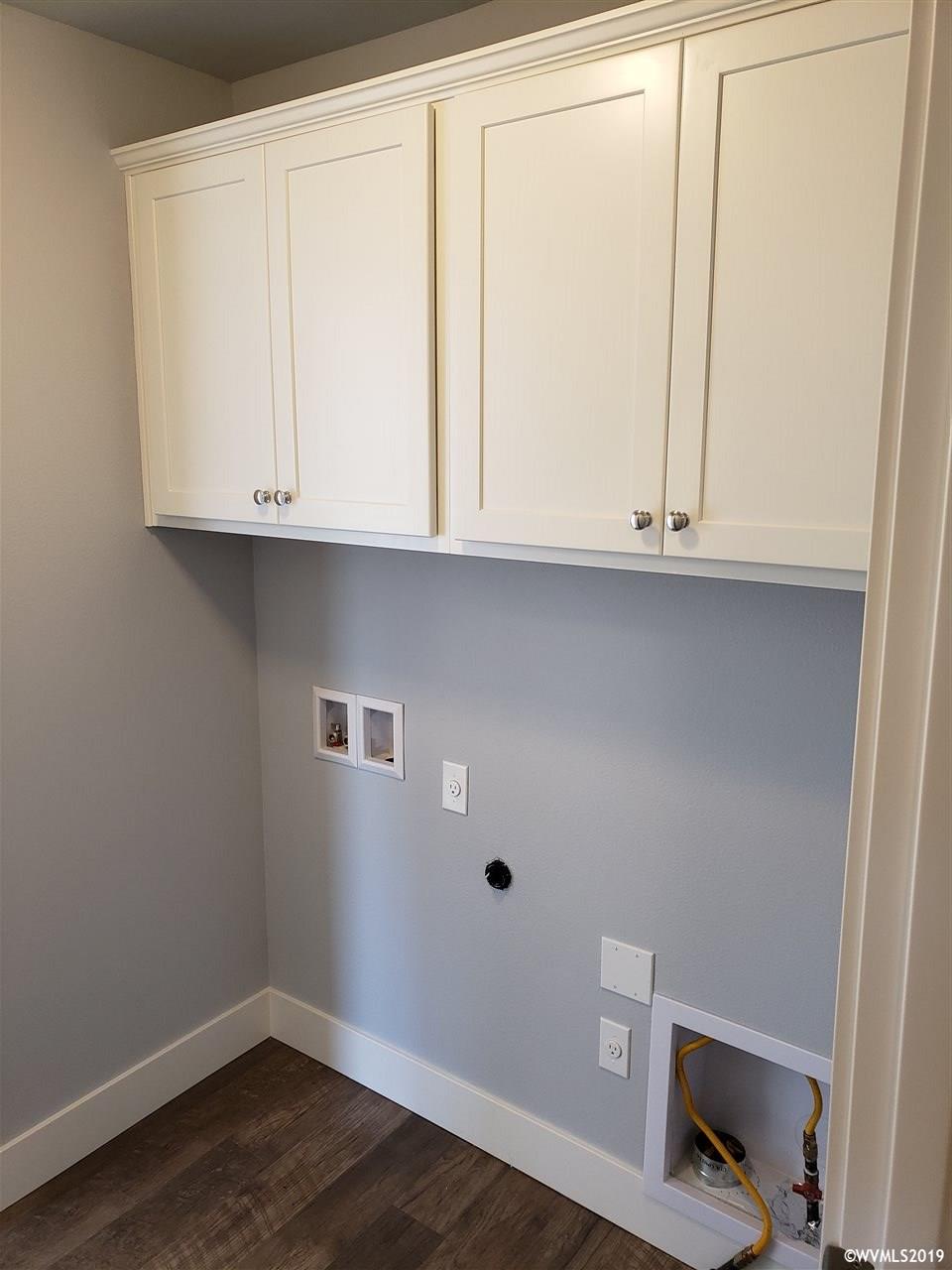 973 Walker Road Lebanon, OR 97355 - Photo 6 of 32 Gallery Image 6