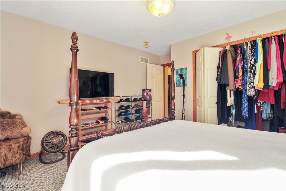 2632 Berry Road Akron, OH 44320 - Photo 24 of 39 Bedroom with carpet floors