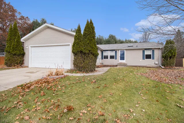 $289,000 | 32144 Pinedale Lane, Gobles, MI 49055