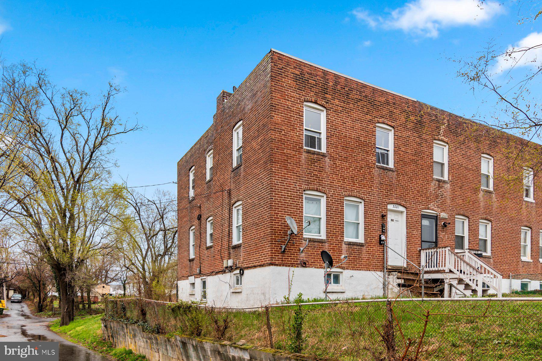5201 Brookwood Road Baltimore, MD 21225 - Photo 33 of 34