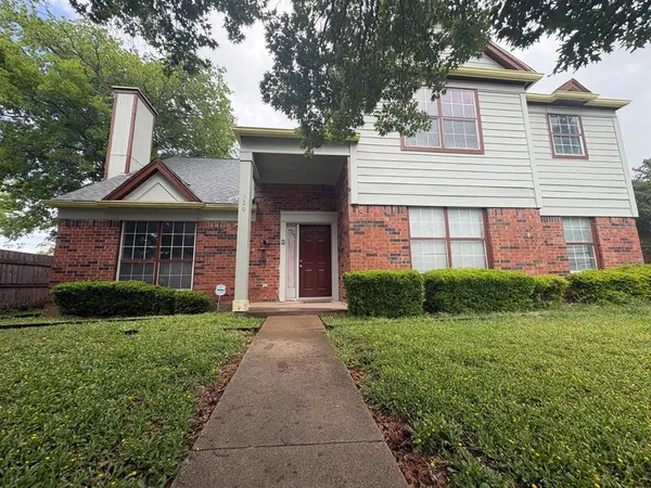 $325,000 | 320 Williams Street, Cedar Hill, TX 75104