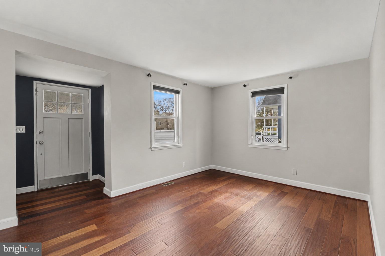 2507 Glencoe Road Baltimore, MD 21234 - Photo 5 of 31 Bright and airy entryway retreat.