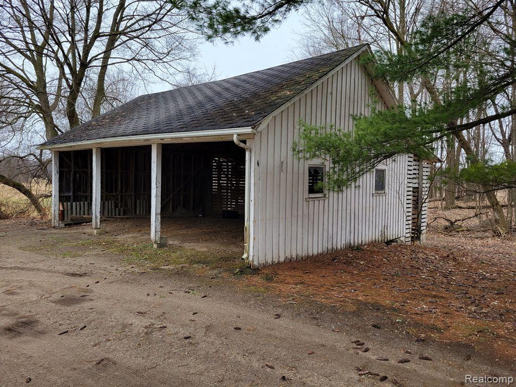 5528 Pratt Road Lapeer, MI 48446 - Photo 11 of 71 Storage building