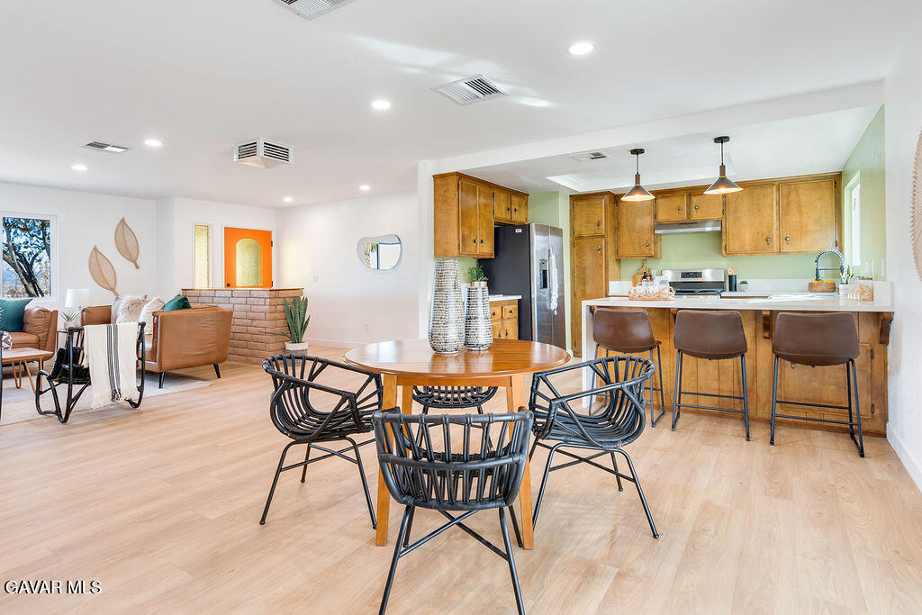 73843 White Sands Drive Twentynine Palms, CA 92277 - Photo 14 of 32 a dining room with furniture and window