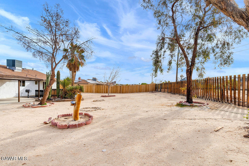 73843 White Sands Drive Twentynine Palms, CA 92277 - Photo 31 of 32 a view of a park with trees