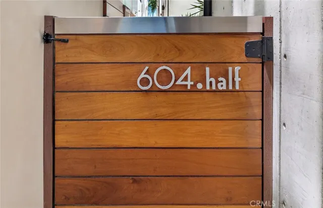 a close view of door