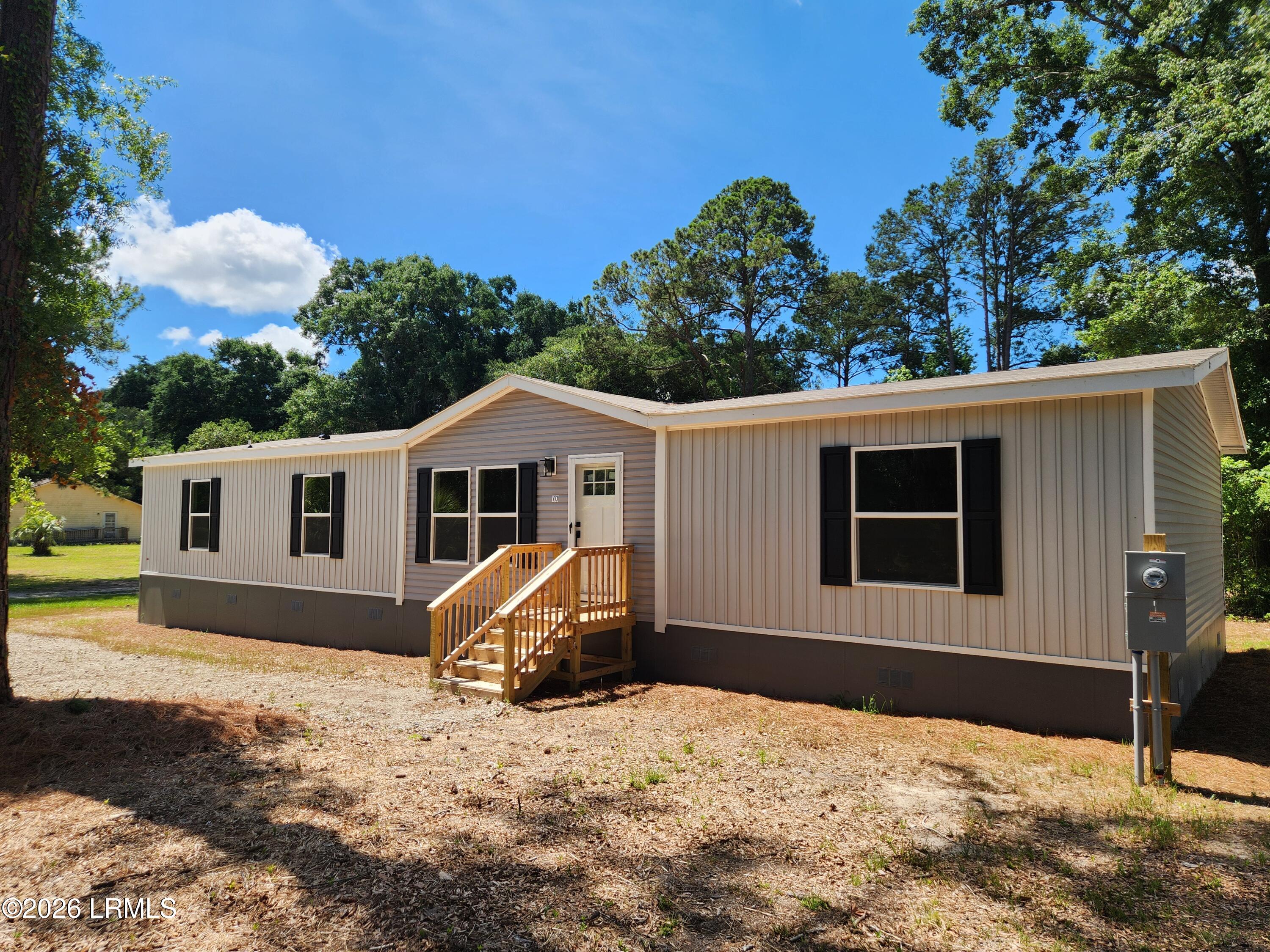 70 Fairfield Road Beaufort, SC 29907 - Photo 3 of 32 20260521_113822