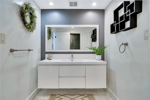 $2,749,000 | 29865 Knoll View Drive, Rancho Palos Verdes, CA 90275