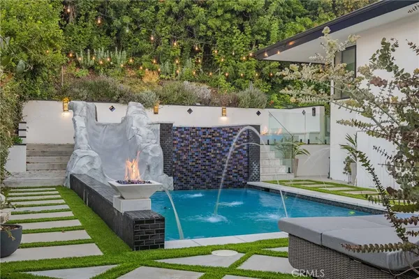 $2,749,000 | 29865 Knoll View Drive, Rancho Palos Verdes, CA 90275