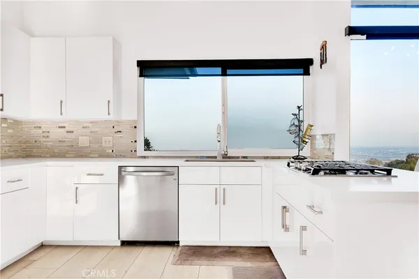 $2,749,000 | 29865 Knoll View Drive, Rancho Palos Verdes, CA 90275