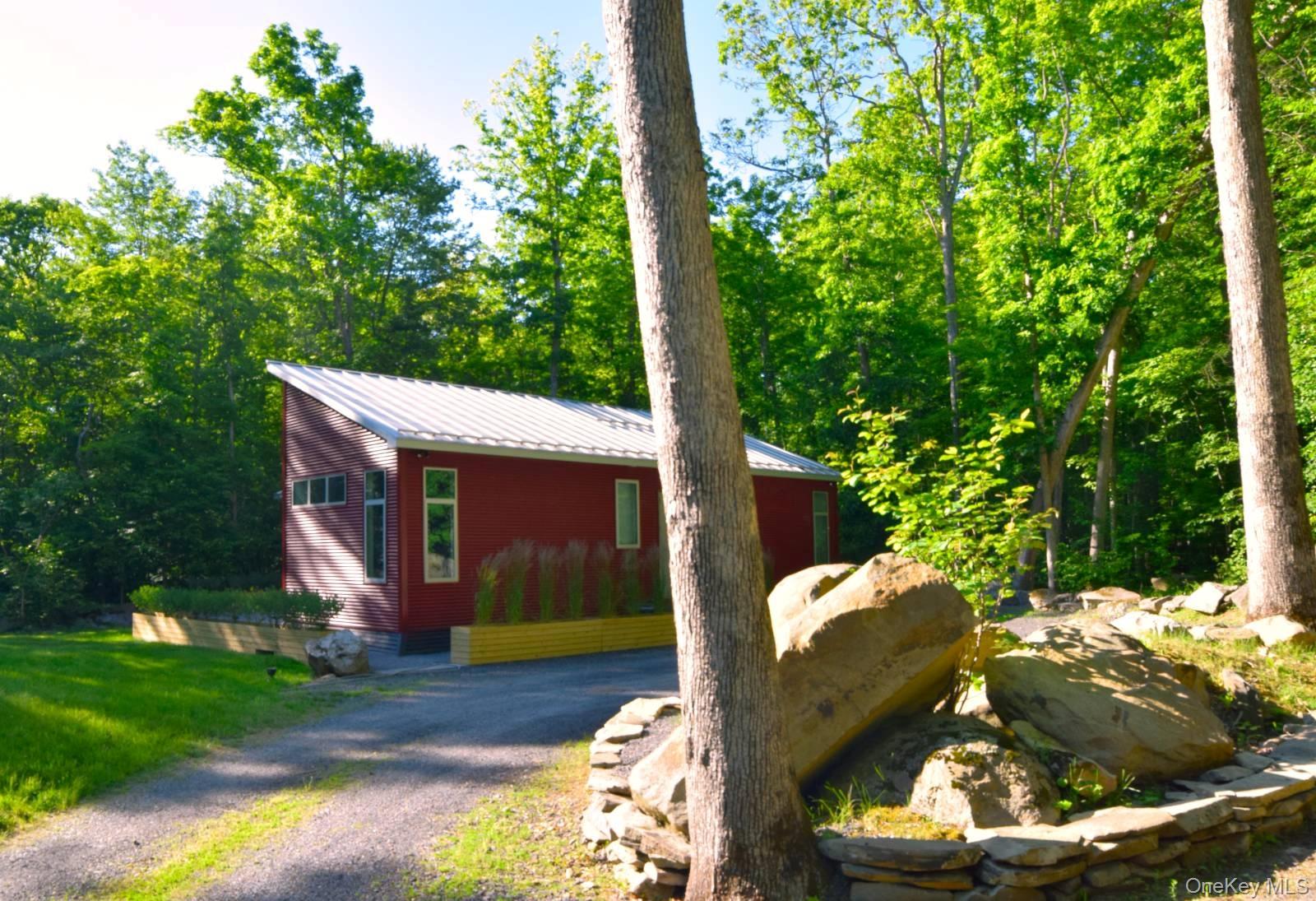32 Old East Road Wallkill, NY 12589 - Photo 3 of 36 Gallery Image 3