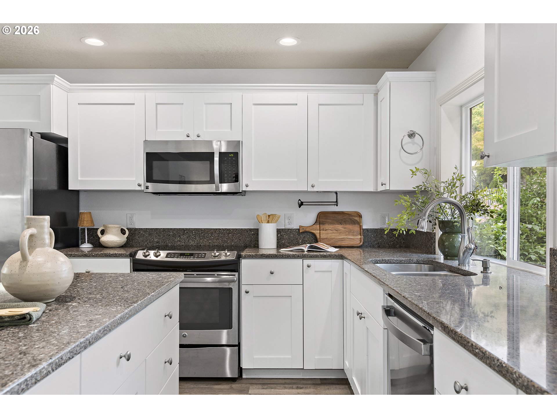 14955 Southeast Stanhope Road Clackamas, OR 97015 - Photo 13 of 48 Gallery Image 13
