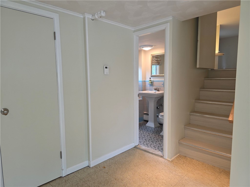 40 Russet Way Cranston, RI 02920 - Photo 21 of 35 With Full Bath