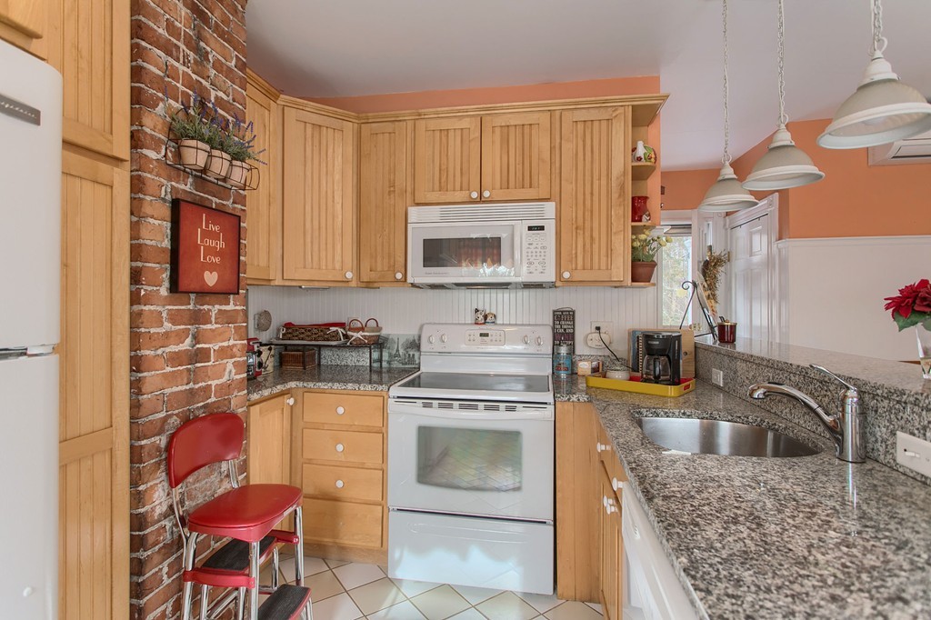 3 Reservation Road, Unit 3 Andover, MA 01810 - Photo 4 of 30 Gallery Image 4