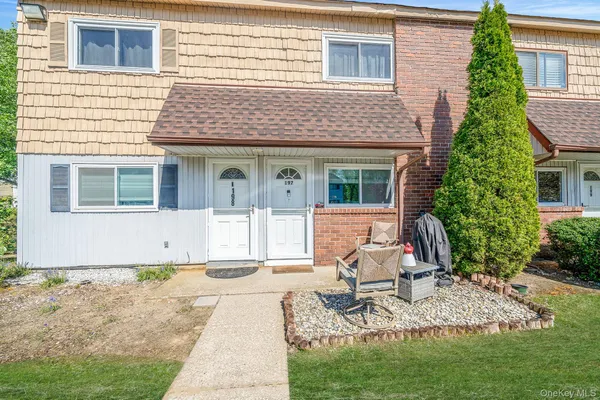 $249,900 | 197 Pointe Circle North, Unit 197, Coram, NY 11727