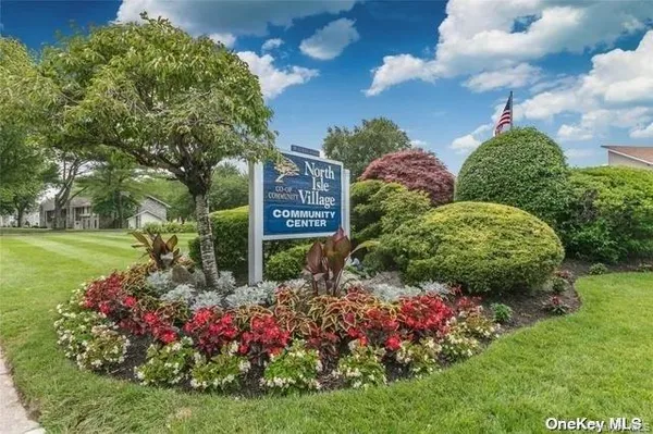 $249,900 | 197 Pointe Circle North, Unit 197, Coram, NY 11727