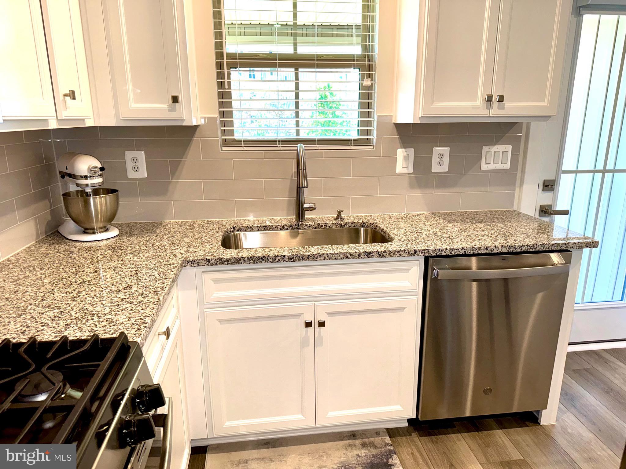 320 Hammersmith Circle Frederick, MD 21702 - Photo 13 of 56 Kitchen