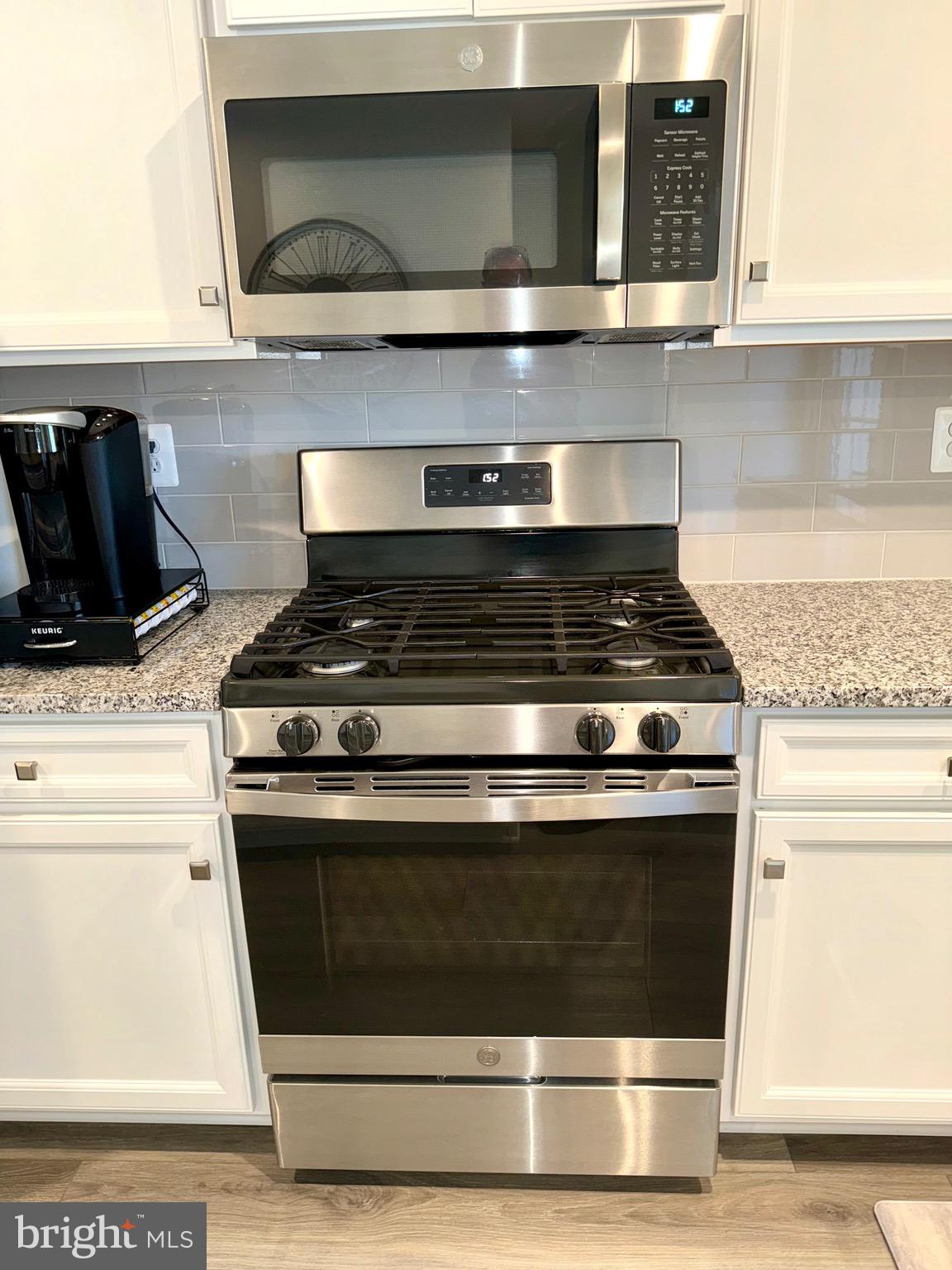 320 Hammersmith Circle Frederick, MD 21702 - Photo 15 of 56 Gas Stove and Built-in Microwave