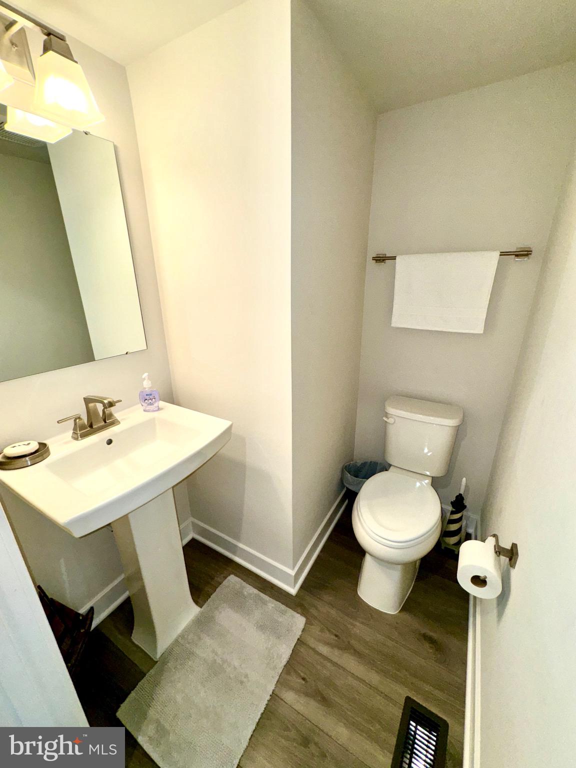 320 Hammersmith Circle Frederick, MD 21702 - Photo 25 of 56 Powder Room