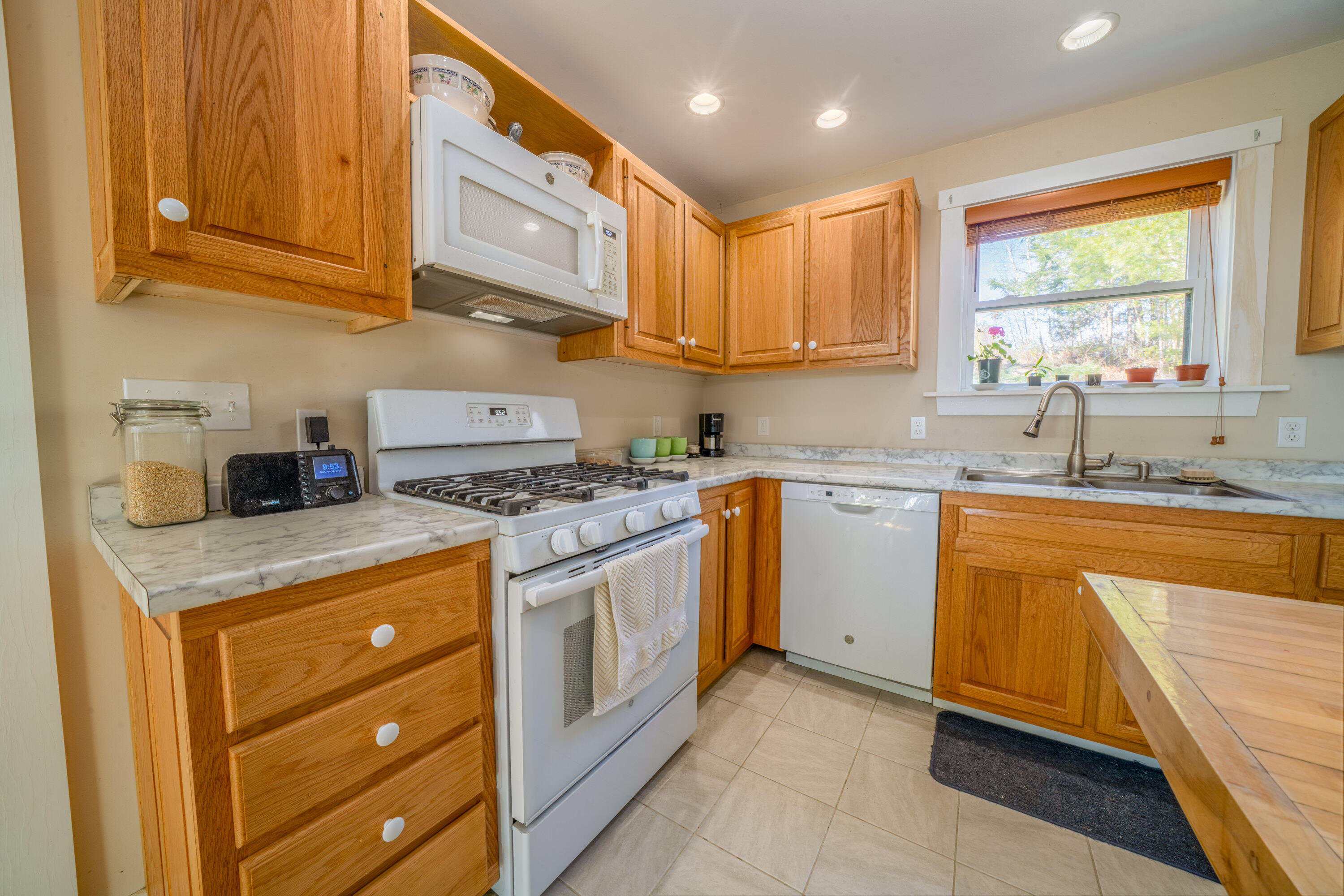 19 Beech Hl Road Swanville, ME 04915 - Photo 7 of 48 0997