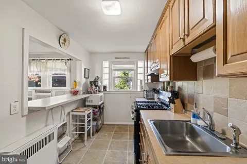 $250,000 | 337 Abbey Terrace, Drexel Hill, PA 19026