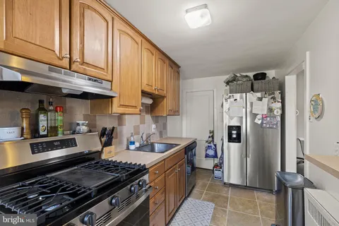 $250,000 | 337 Abbey Terrace, Drexel Hill, PA 19026