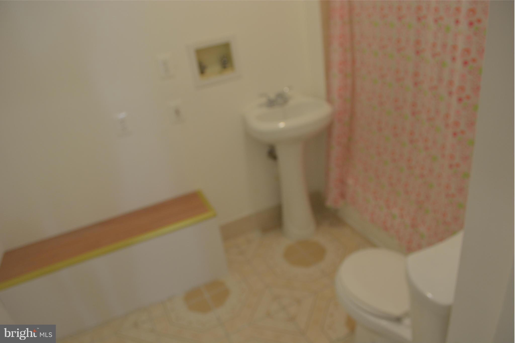 6919 Harford Road Baltimore, MD 21234 - Photo 11 of 30 Bath