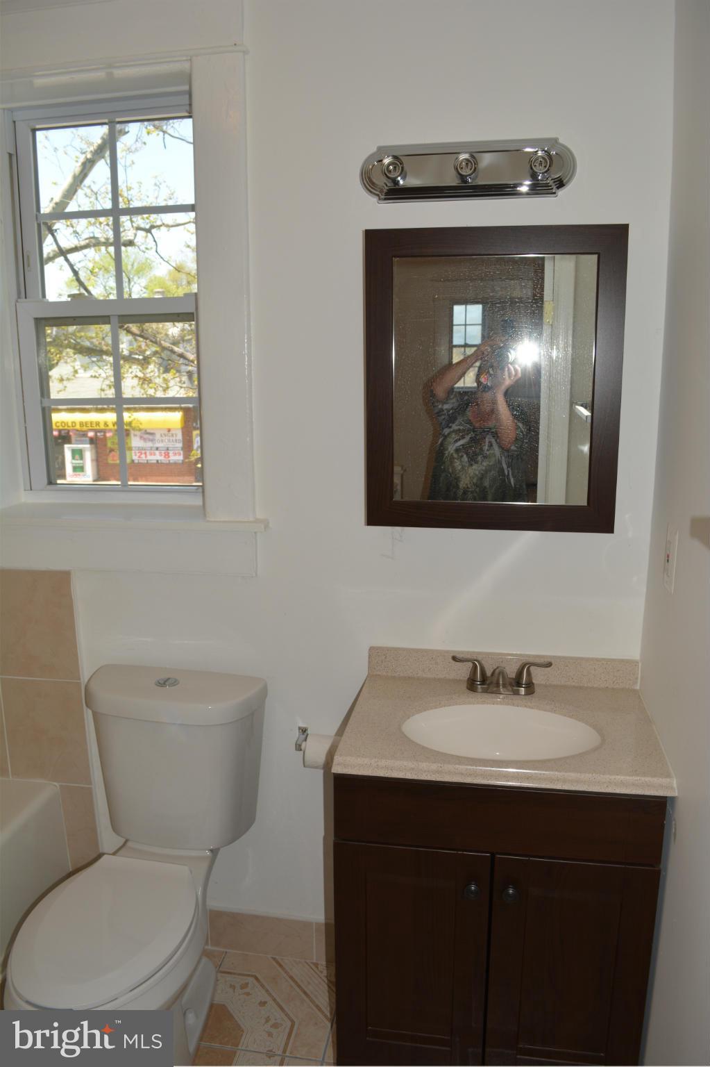 6919 Harford Road Baltimore, MD 21234 - Photo 15 of 30 Bath