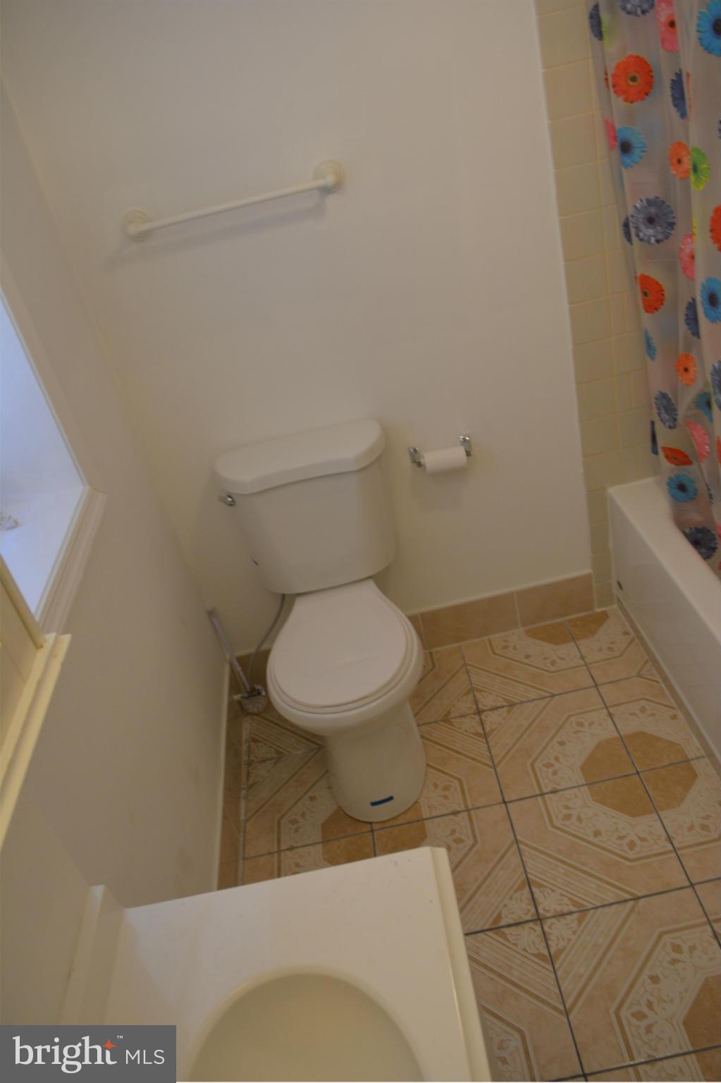 6919 Harford Road Baltimore, MD 21234 - Photo 27 of 30 Bath