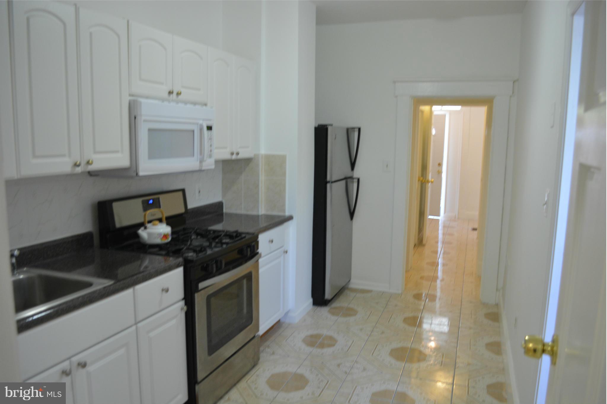 6919 Harford Road Baltimore, MD 21234 - Photo 10 of 30 Kitchen