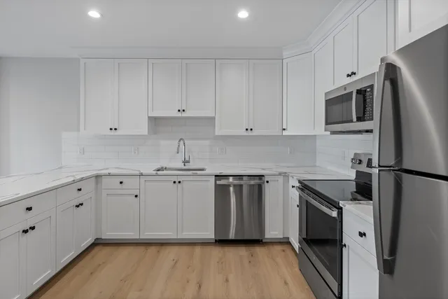 $2,650 | 186 Bedford Street, Unit 204, Lexington, MA 02420