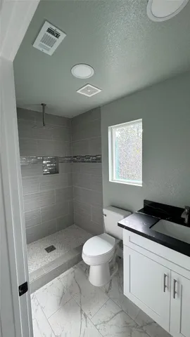 $1,750 | 169 South 10th Street, Conroe, TX 77301