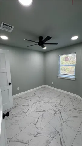 $1,750 | 169 South 10th Street, Conroe, TX 77301