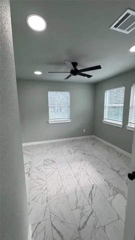 $1,750 | 169 South 10th Street, Conroe, TX 77301