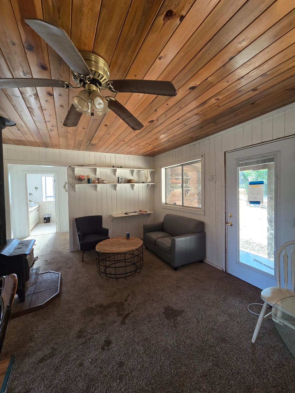 804 Craig Access Road Oroville, CA 95966 - Photo 17 of 31 a living room with furniture and a window