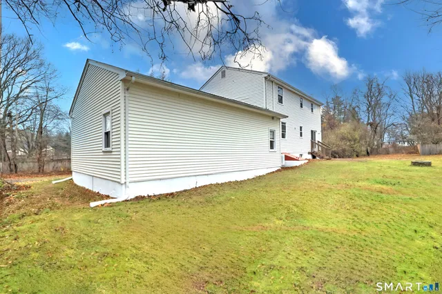 $574,900 | 50 Bassett Road, North Haven, CT 06473