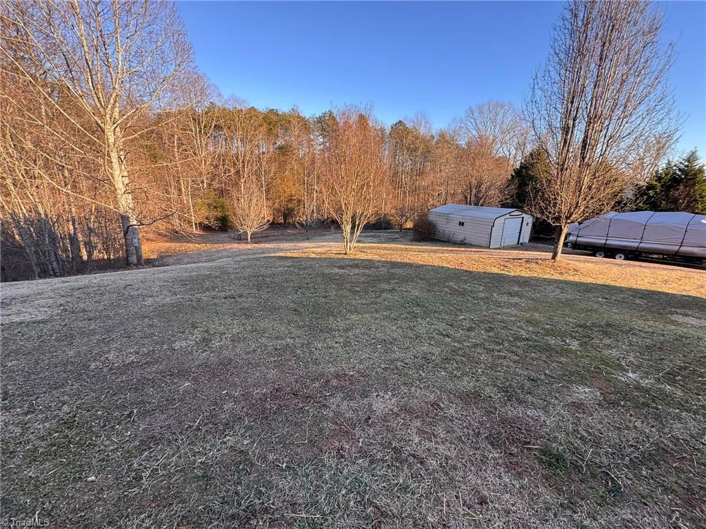 1011 Emerald Drive King, NC 27021 - Photo 37 of 50