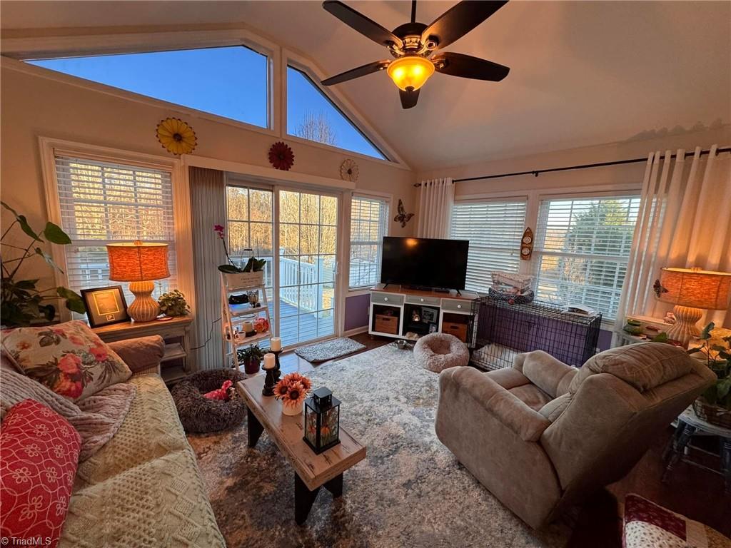 1011 Emerald Drive King, NC 27021 - Photo 5 of 50