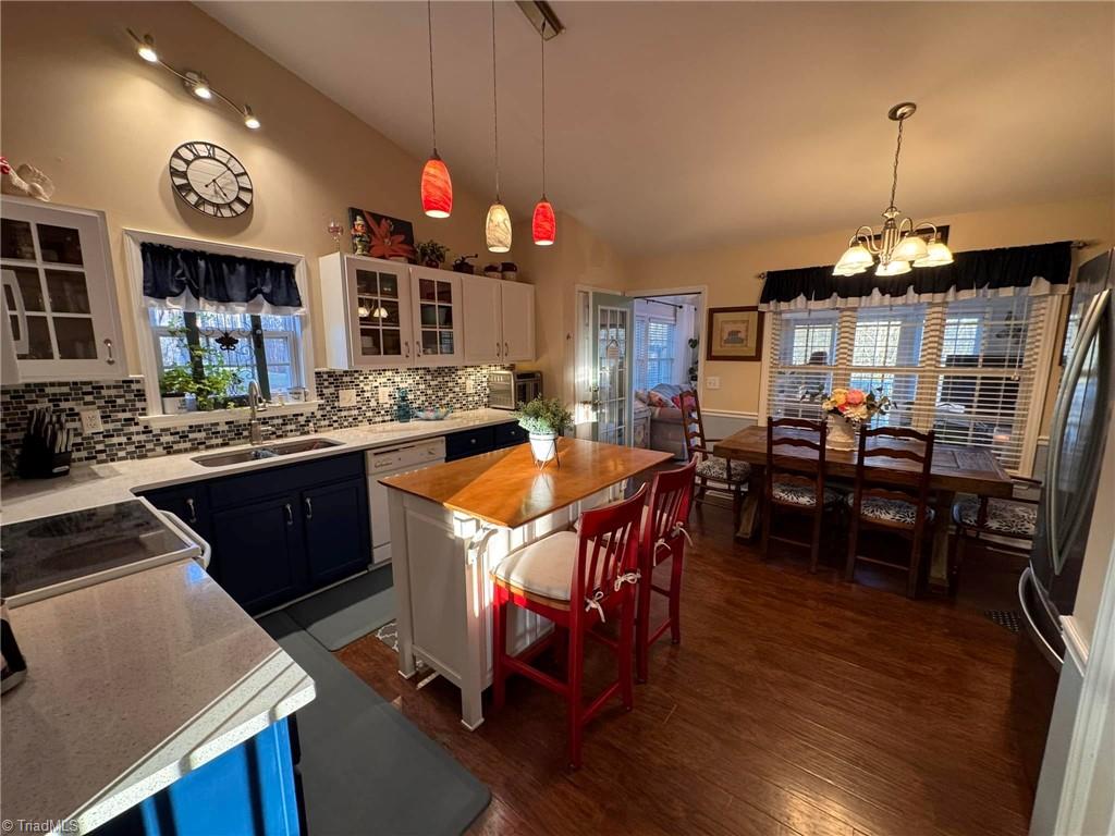 1011 Emerald Drive King, NC 27021 - Photo 6 of 50